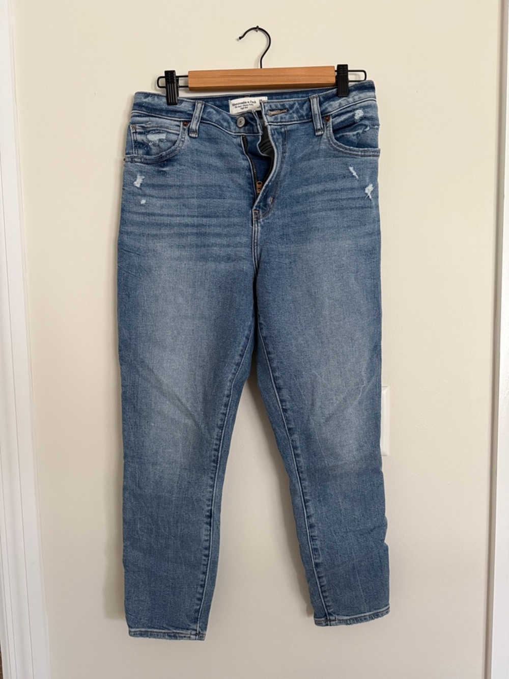 Abercrombie & Fitch Light Blue Ankle Jeans